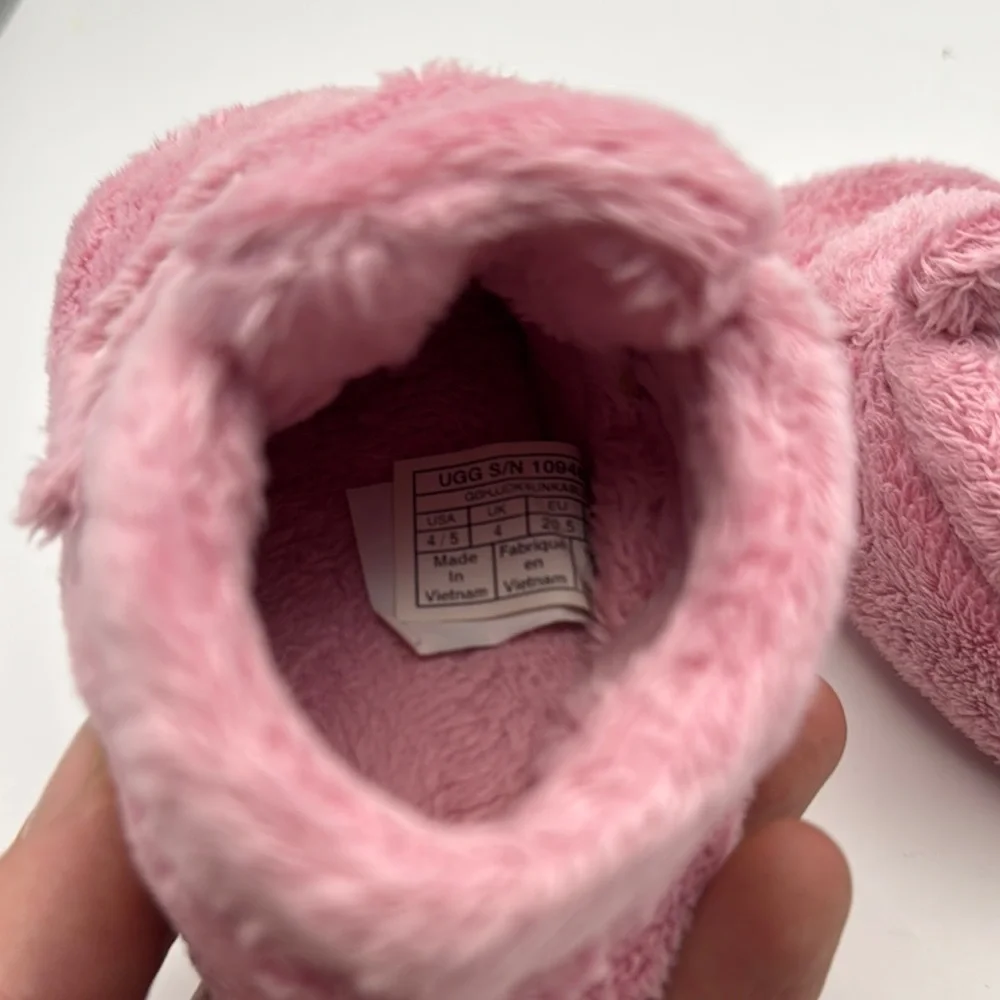UGG cozy up